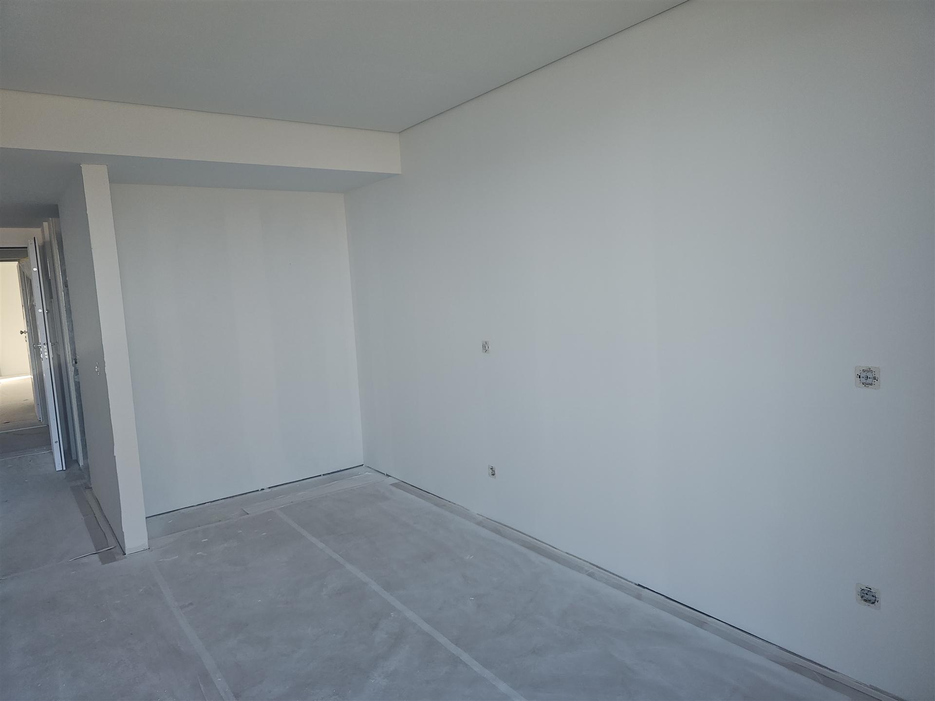 Apartamento T1 com Varanda e Lugar de Estacionamento | Polo Universitário – Porto