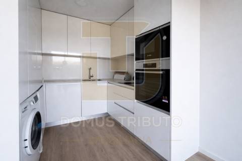 Apartamento T1 com Varanda e Lugar de Estacionamento | Polo Universitário – Porto