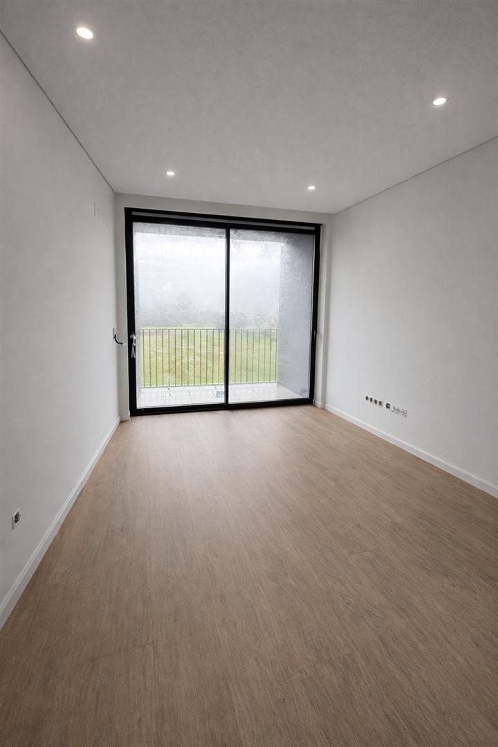 Apartamento T1 com Varanda e Lugar de Estacionamento | Polo Universitário – Porto