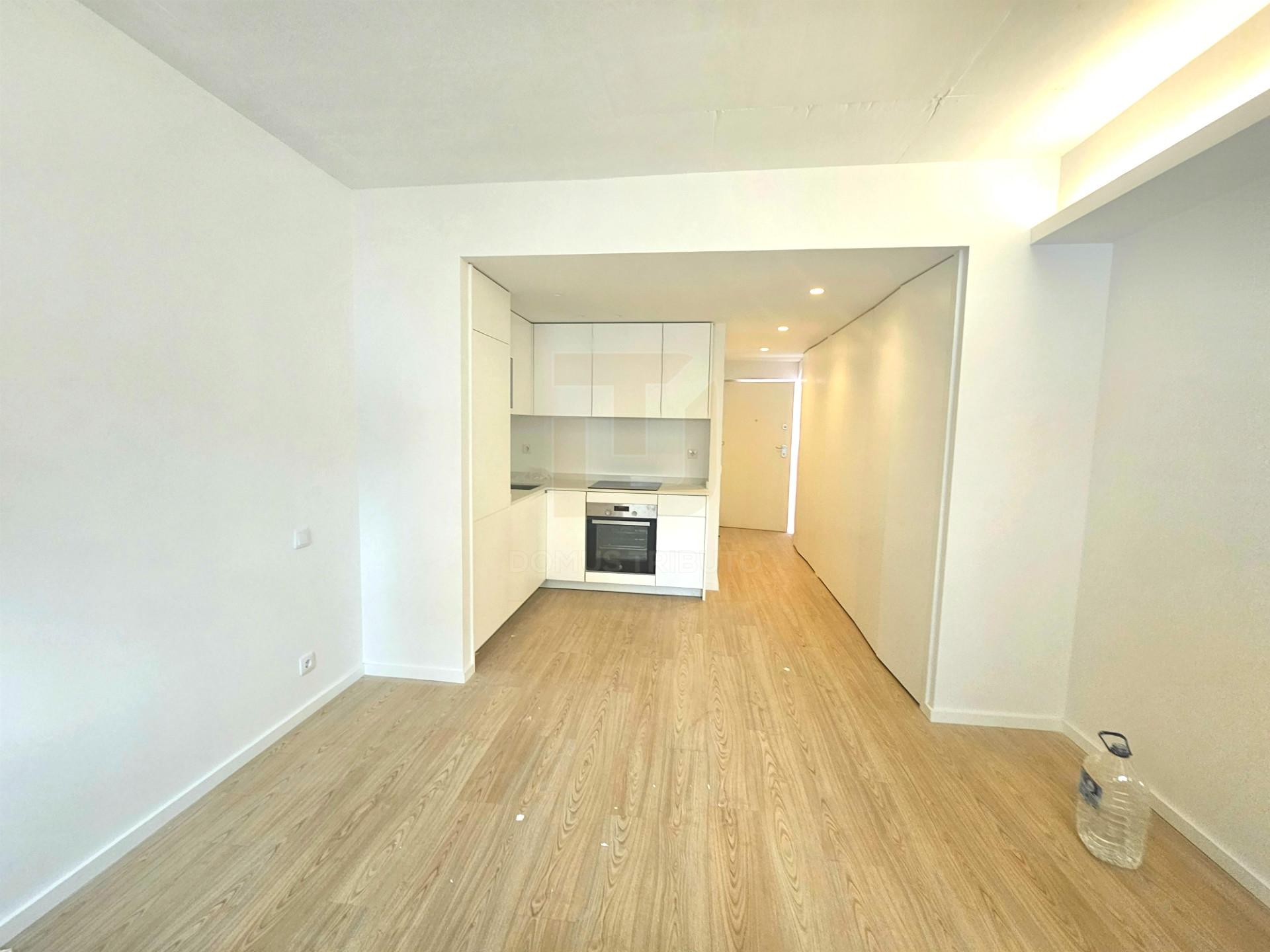 Apartamento T0 com Lugar de Garagem – ARRENDAMENTO