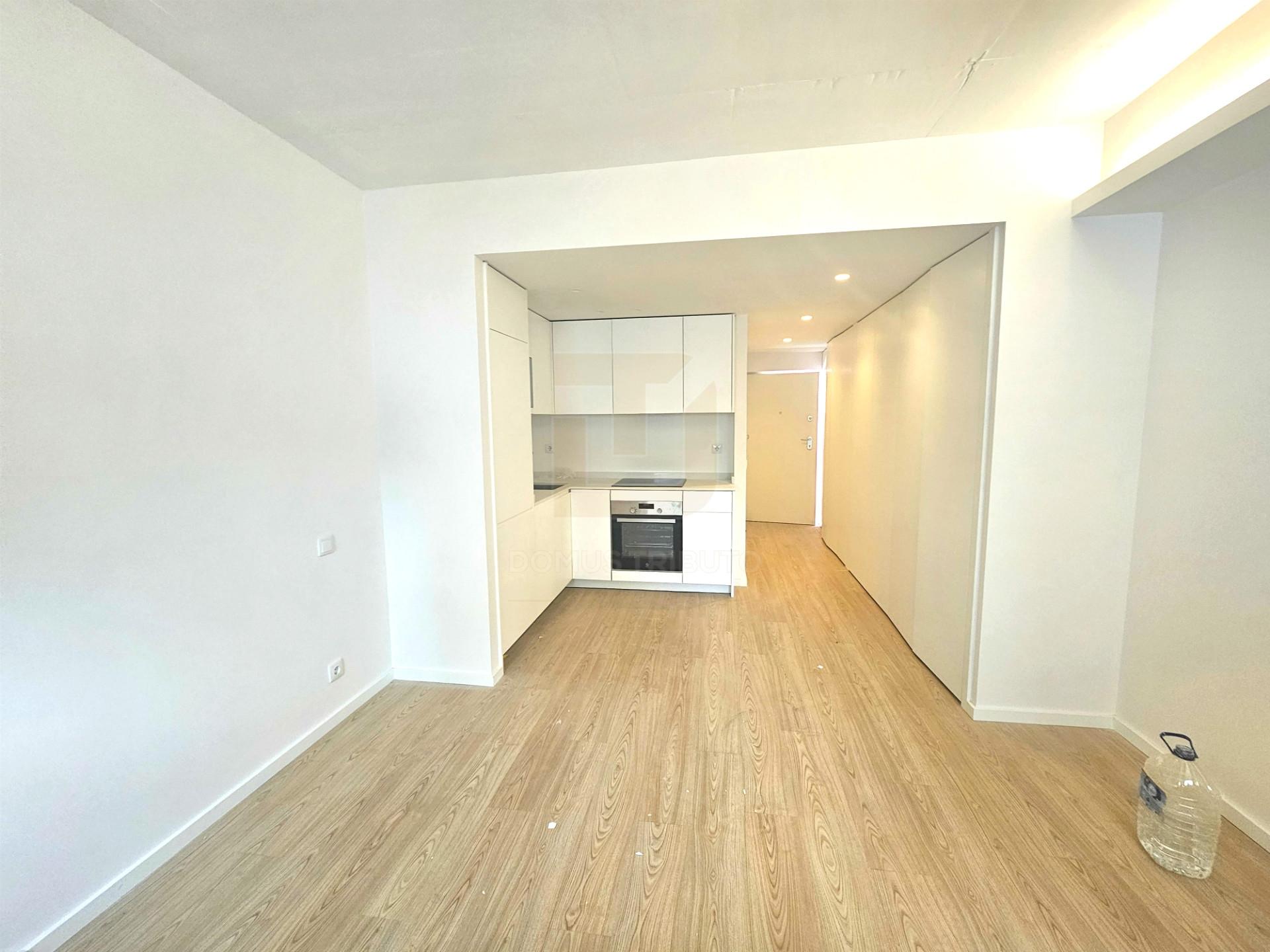 Apartamento T0 com Lugar de Garagem – ARRENDAMENTO