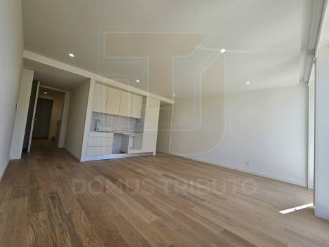 Apartamento T1 junto à Rotunda da Boavista – Cedofeita