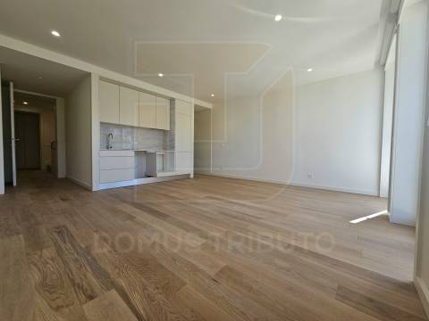 Apartamento T1 junto à Rotunda da Boavista – Cedofeita