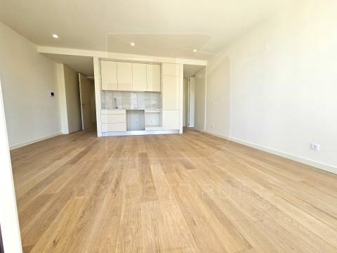Apartamento T1 junto à Rotunda da Boavista – Cedofeita