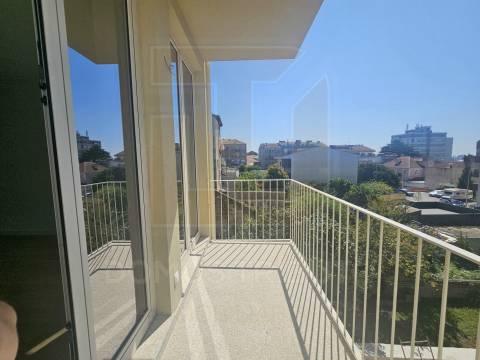 Apartamento T1 junto à Rotunda da Boavista – Cedofeita