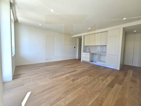 Apartamento T1 junto à Rotunda da Boavista – Cedofeita