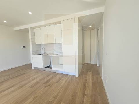 Apartamento T1 junto à Rotunda da Boavista – Cedofeita