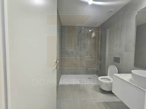 Apartamento T1 junto à Rotunda da Boavista – Cedofeita