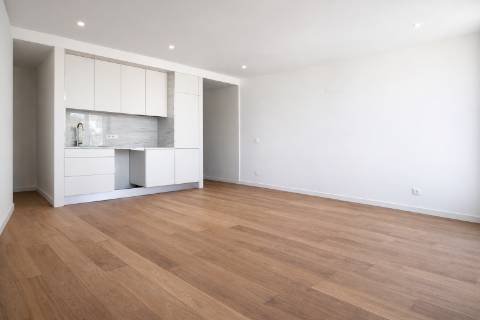 Apartamento T1 junto à Rotunda da Boavista – Cedofeita