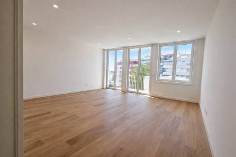 Apartamento T1 junto à Rotunda da Boavista – Cedofeita