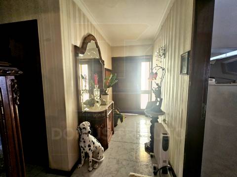 Moradia Bifamiliar em Propriedade Total | Custoias, Matosinhos