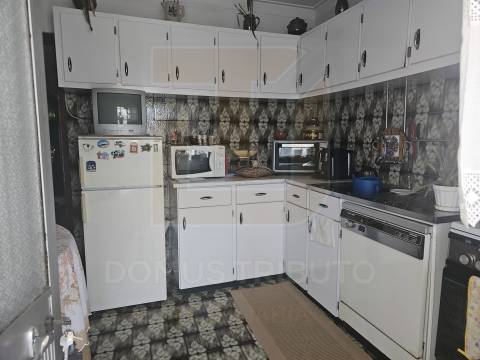 Moradia Bifamiliar em Propriedade Total | Custoias, Matosinhos