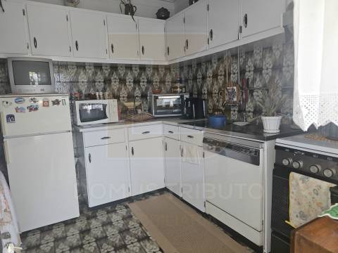 Moradia Bifamiliar em Propriedade Total | Custoias, Matosinhos