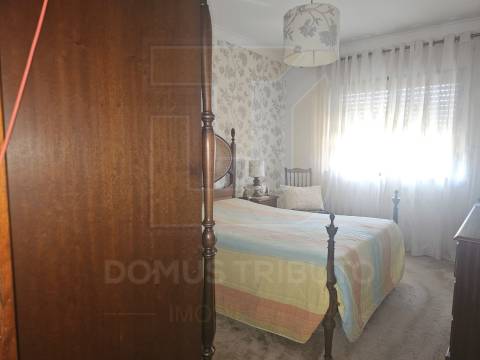 Moradia Bifamiliar em Propriedade Total | Custoias, Matosinhos