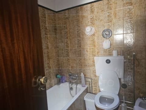 Moradia Bifamiliar em Propriedade Total | Custoias, Matosinhos