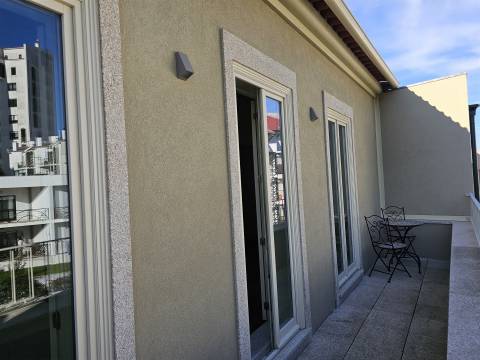 Apartamento Novo, Mobilado, Equipado e Cheio de Charme — Uma Oportunidade Irrepetível à Boavista