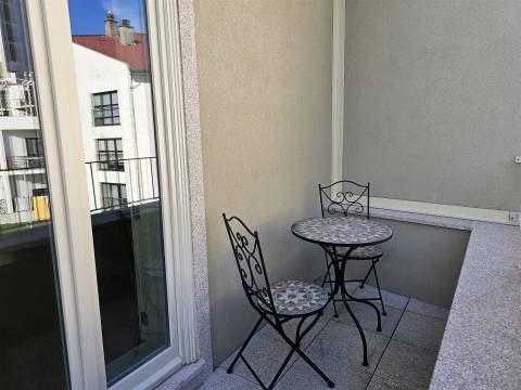 Apartamento Novo, Mobilado, Equipado e Cheio de Charme — Uma Oportunidade Irrepetível à Boavista