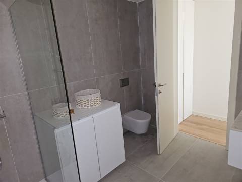 Apartamento Novo, Mobilado, Equipado e Cheio de Charme — Uma Oportunidade Irrepetível à Boavista