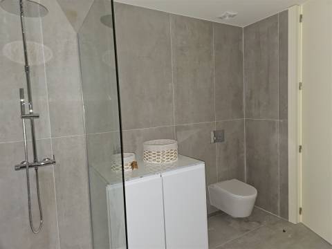 Apartamento Novo, Mobilado, Equipado e Cheio de Charme — Uma Oportunidade Irrepetível à Boavista