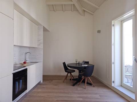 Apartamento Novo, Mobilado, Equipado e Cheio de Charme — Uma Oportunidade Irrepetível à Boavista