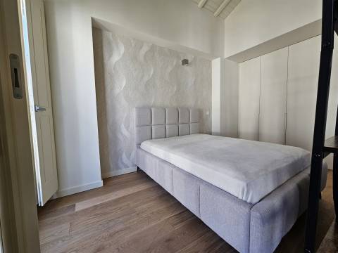 Apartamento Novo, Mobilado, Equipado e Cheio de Charme — Uma Oportunidade Irrepetível à Boavista