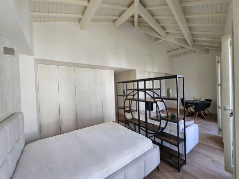 Apartamento Novo, Mobilado, Equipado e Cheio de Charme — Uma Oportunidade Irrepetível à Boavista