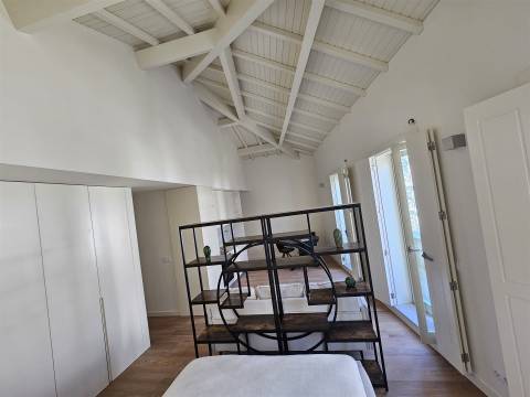 Apartamento Novo, Mobilado, Equipado e Cheio de Charme — Uma Oportunidade Irrepetível à Boavista