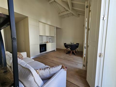 Apartamento Novo, Mobilado, Equipado e Cheio de Charme — Uma Oportunidade Irrepetível à Boavista