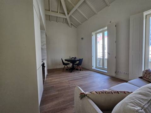 Apartamento Novo, Mobilado, Equipado e Cheio de Charme — Uma Oportunidade Irrepetível à Boavista