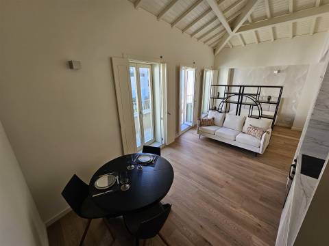 Apartamento Novo, Mobilado, Equipado e Cheio de Charme — Uma Oportunidade Irrepetível à Boavista