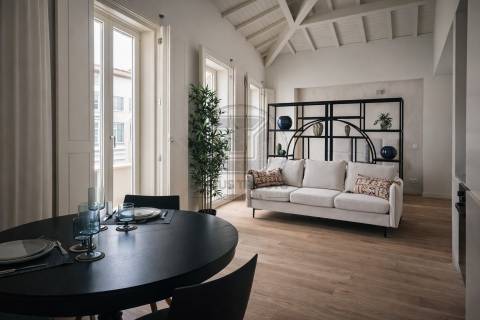 Apartamento Novo, Mobilado, Equipado e Cheio de Charme — Uma Oportunidade Irrepetível à Boavista