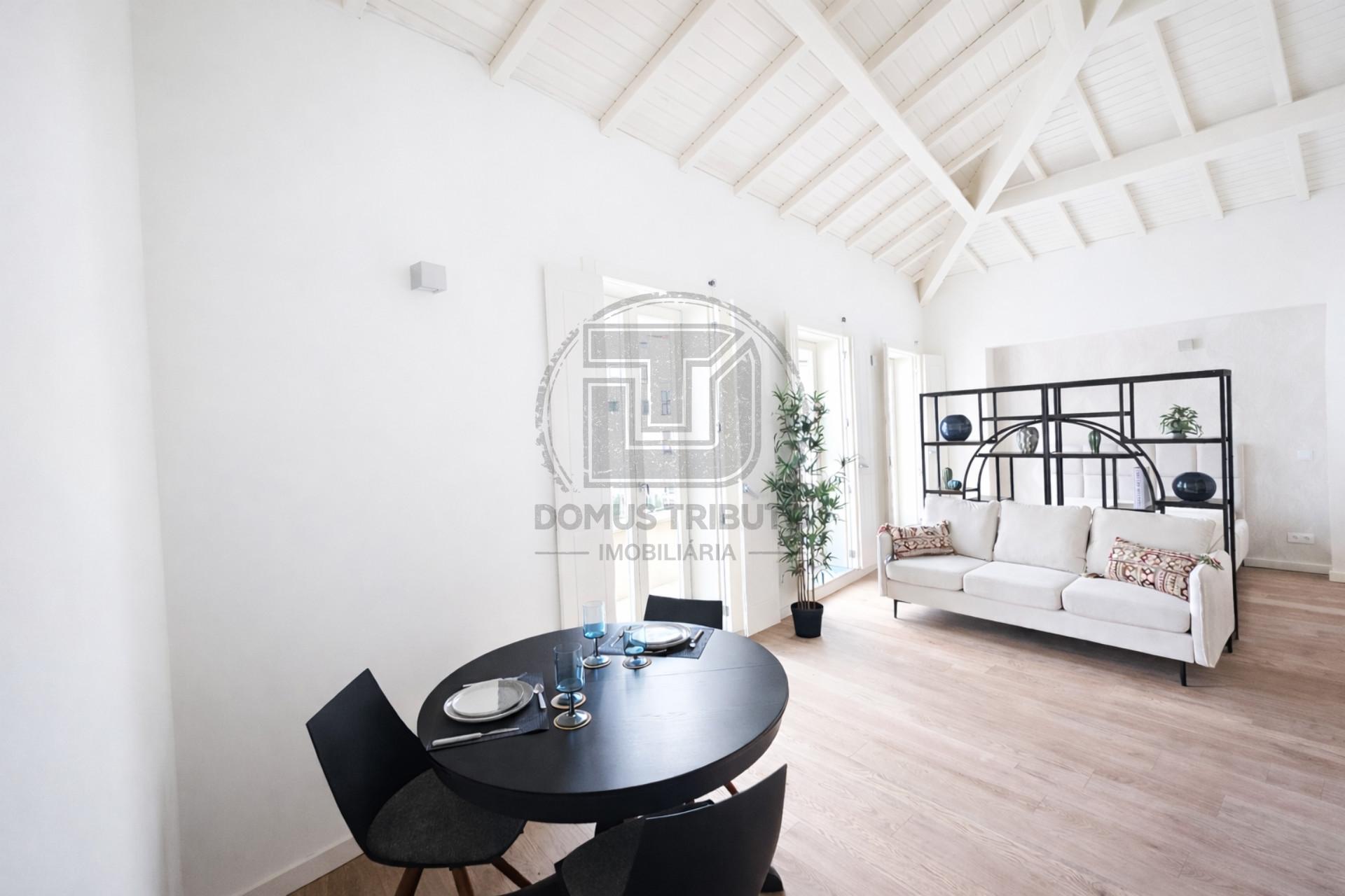 Apartamento Novo, Mobilado, Equipado e Cheio de Charme — Uma Oportunidade Irrepetível à Boavista