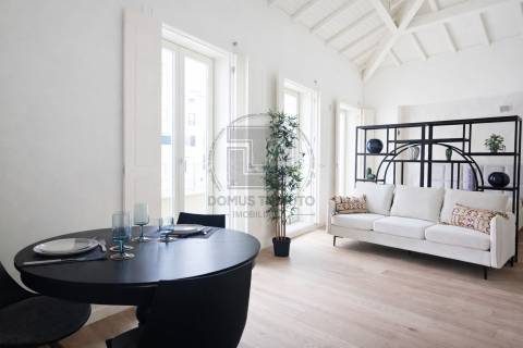 Apartamento Novo, Mobilado, Equipado e Cheio de Charme — Uma Oportunidade Irrepetível à Boavista