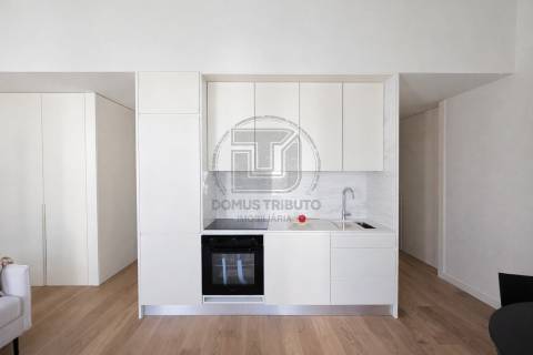 Apartamento Novo, Mobilado, Equipado e Cheio de Charme — Uma Oportunidade Irrepetível à Boavista