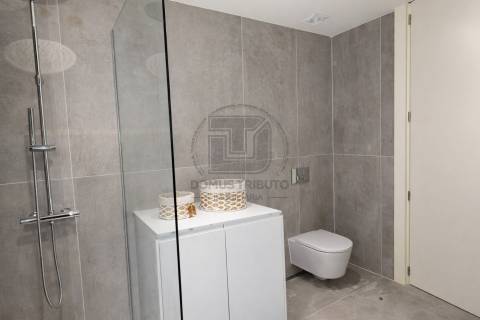 Apartamento Novo, Mobilado, Equipado e Cheio de Charme — Uma Oportunidade Irrepetível à Boavista