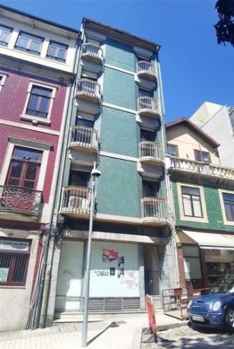 Apartamento T1 Mezzanine na Baixa do Porto, junto ao metro da Trindade, Porto