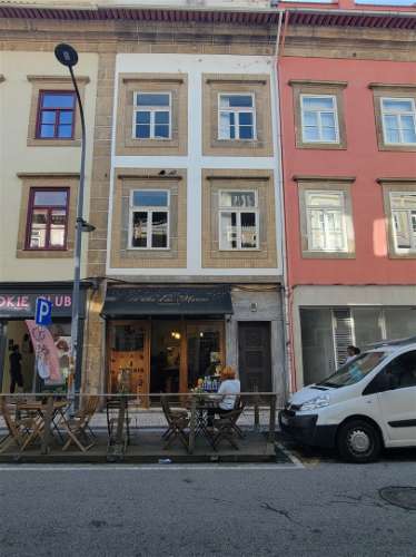 Apartamento T2 Duplex com terraço e jardim privativo – Cedofeita, Porto