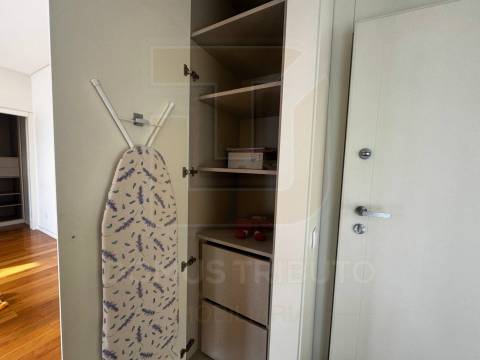 Apartamento T1 com Terraço, Garagem Box e Arrumos – Senhora da Hora