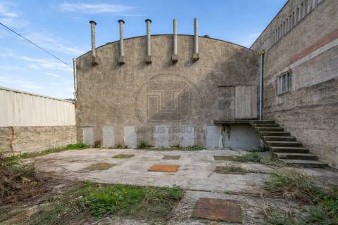 Armazém com potencial habitacional – Milheirós, Maia