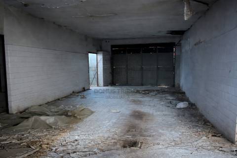 Armazém com potencial habitacional – Milheirós, Maia