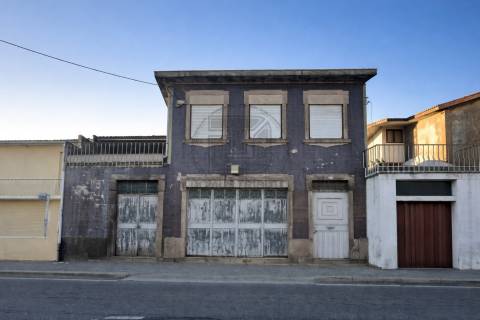 Armazém com potencial habitacional – Milheirós, Maia