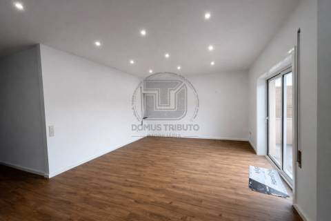 Apartamento T3 em Águas Santas – Conforto, Espaço e Excelente Localização