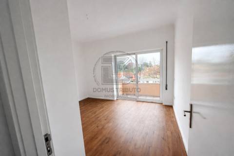 Apartamento T3 em Águas Santas – Conforto, Espaço e Excelente Localização