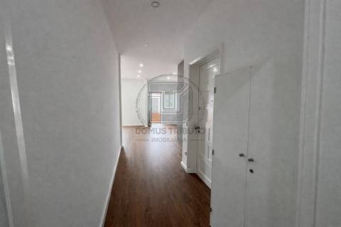 Apartamento T3 em Águas Santas – Conforto, Espaço e Excelente Localização