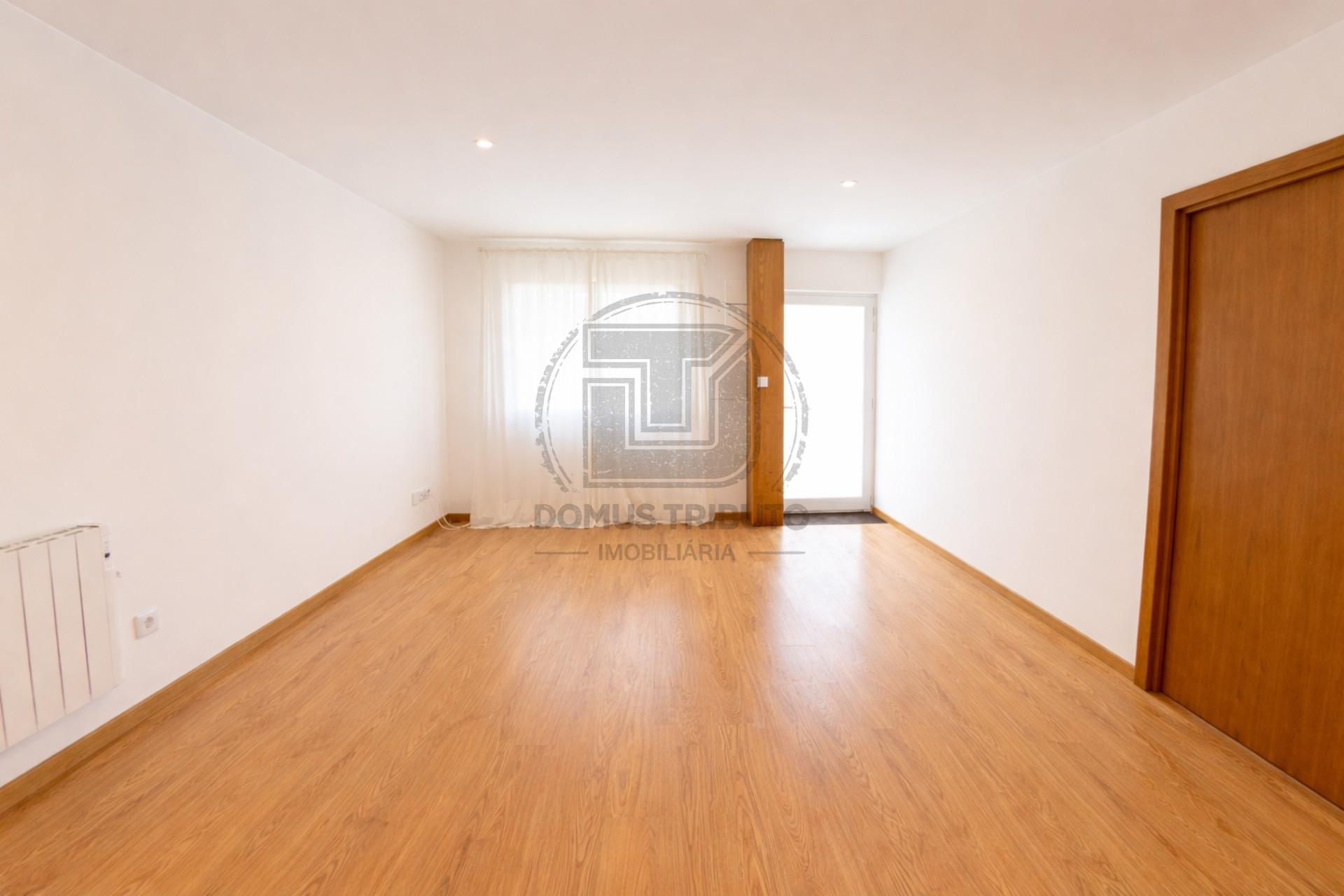 Andar Moradia T3 Arrendamento em Aldoar, Foz do Douro e Nevogilde,Porto