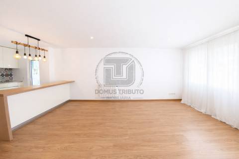 Andar Moradia T3 Arrendamento em Aldoar, Foz do Douro e Nevogilde,Porto