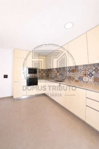 Andar Moradia T3 Arrendamento em Aldoar, Foz do Douro e Nevogilde,Porto