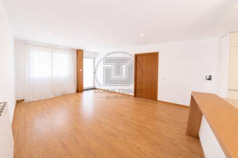 Andar Moradia T3 Arrendamento em Aldoar, Foz do Douro e Nevogilde,Porto