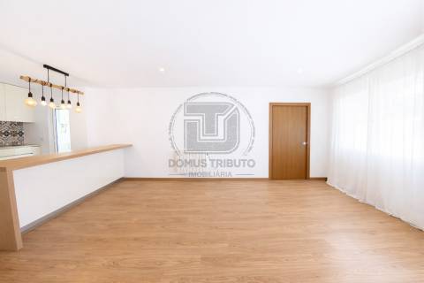 Andar Moradia T3 Arrendamento em Aldoar, Foz do Douro e Nevogilde,Porto