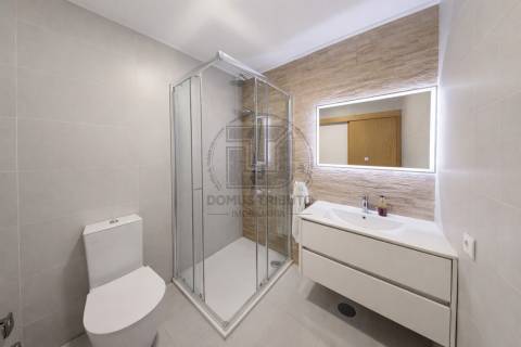 Andar Moradia T3 Arrendamento em Aldoar, Foz do Douro e Nevogilde,Porto